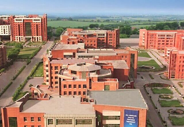 cropped-Amity-University-Noida.jpg
